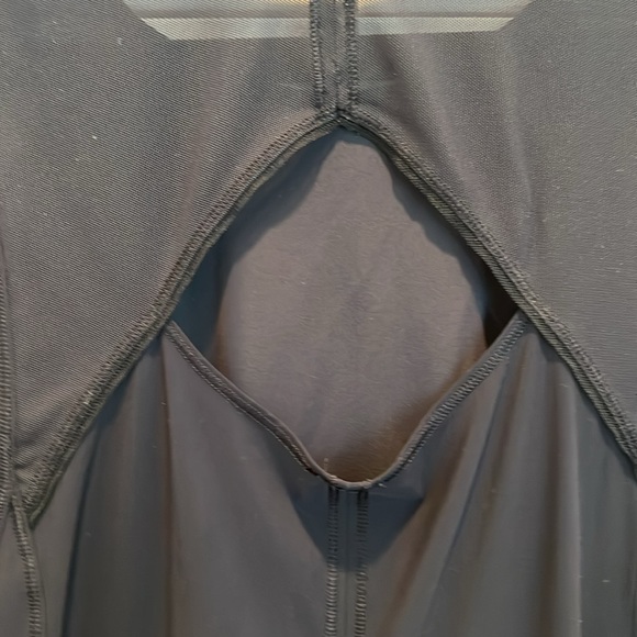 Lululemon black size 12 mesh Back keyhole loosefitting top. Very good shape. 👍 - Picture 6 of 10